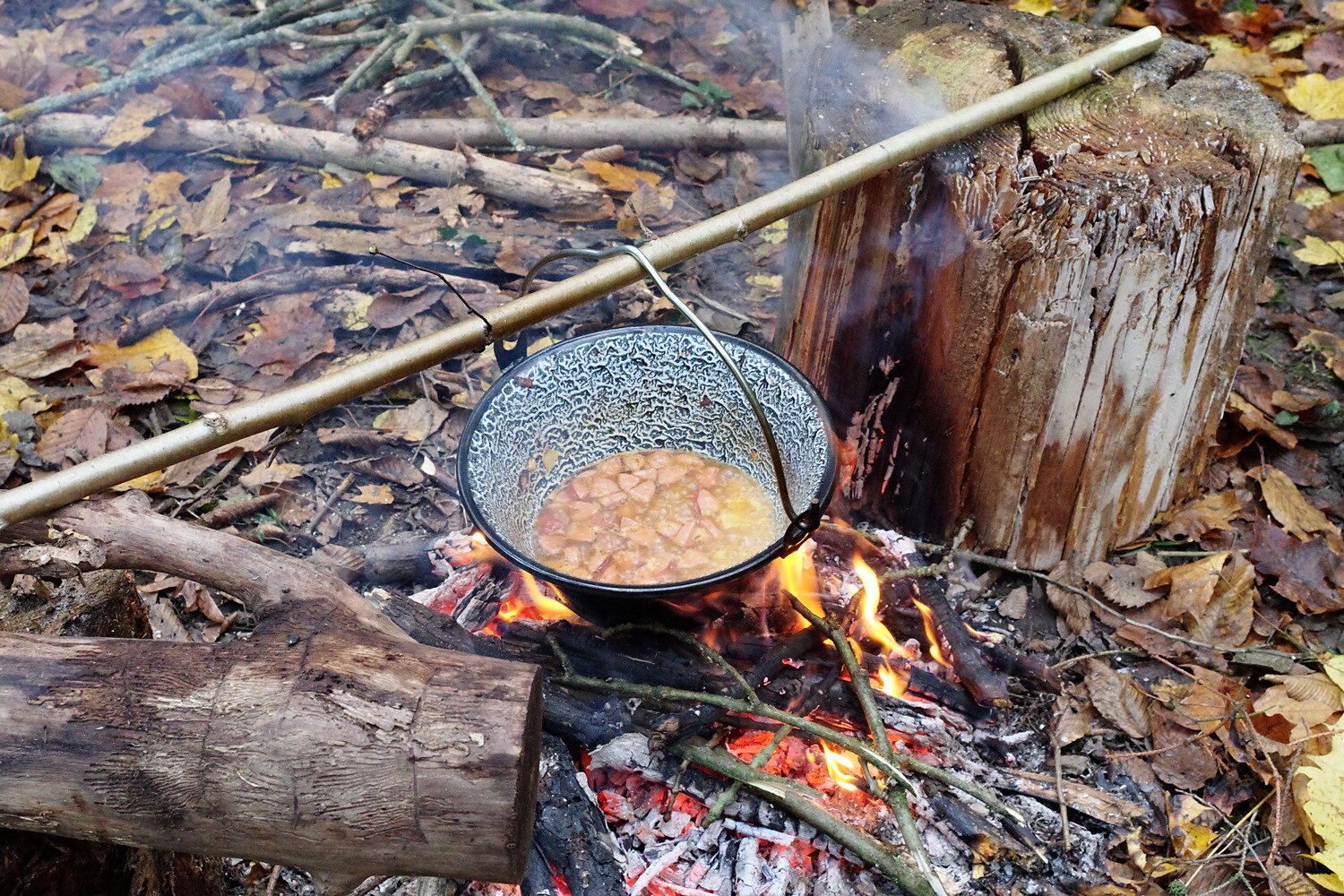 Vaříme buřtguláš
